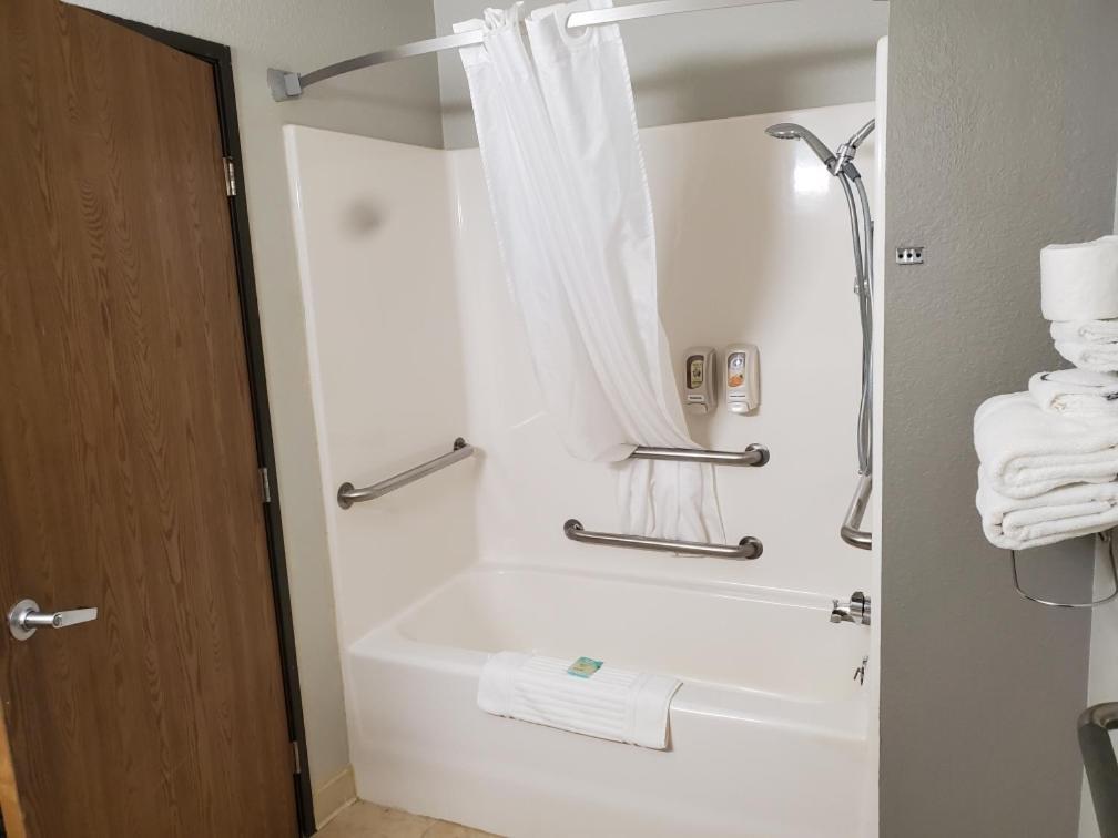 Hibbing Inn And Suites Ngoại thất bức ảnh